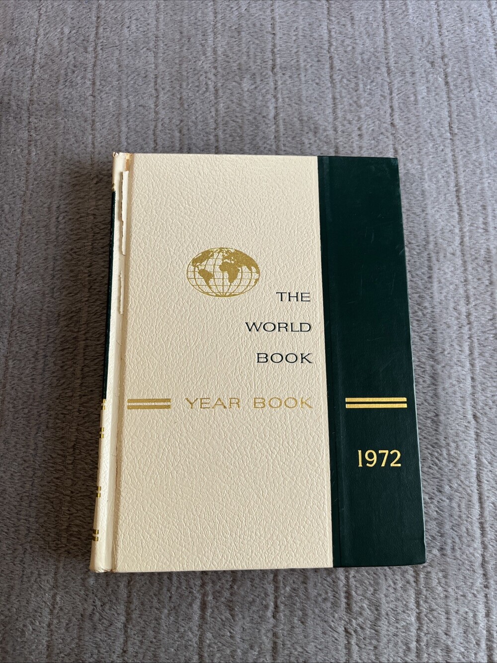 The 1972 World Book Year Book [A Review of the Events of 1971] (HB)